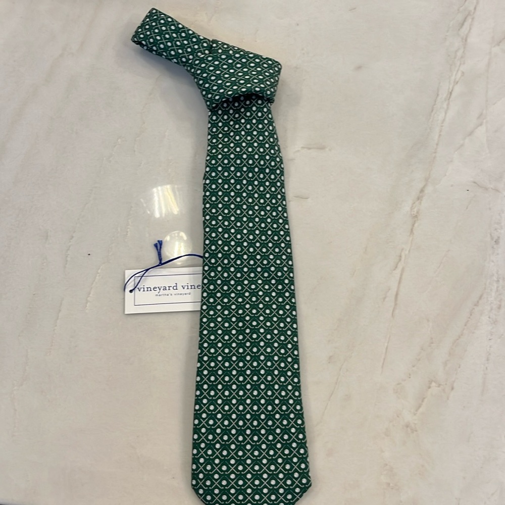 NWT Vineyard Vines men's Golf themed tie